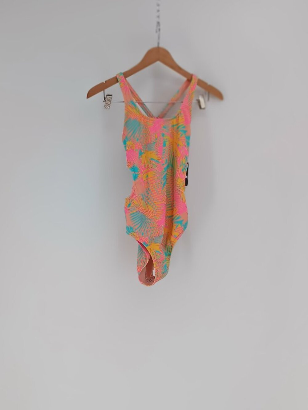 Beautiful tropical swim suit for beach, vacation or pool. NWT Girls XL(14)